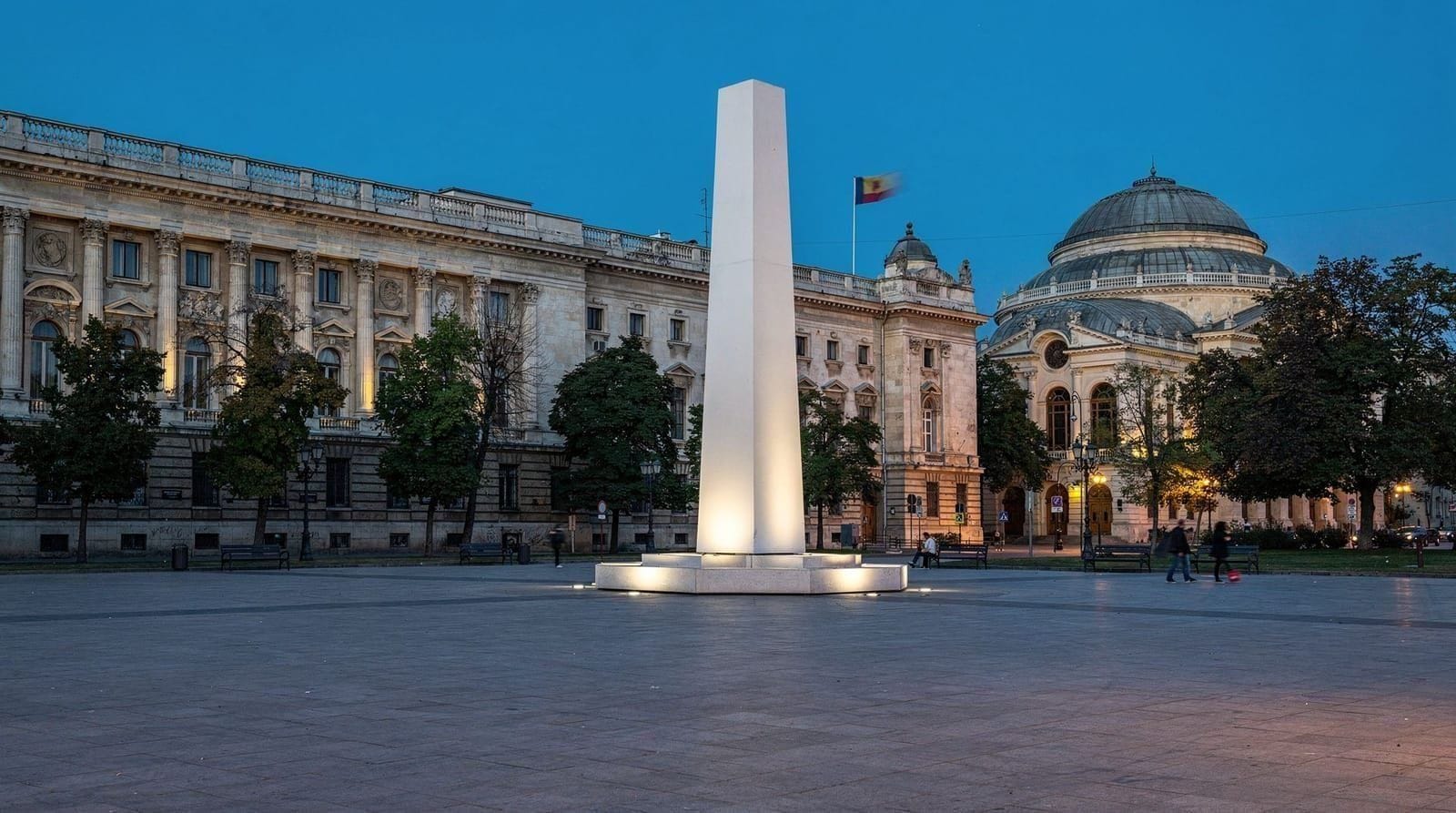 Sitios de la revolución de 1989 en Bucarest — guía para visitantes — Sitios de la revolución de 1989 en Bucarest: Plaza de la Revolución, el balcón d