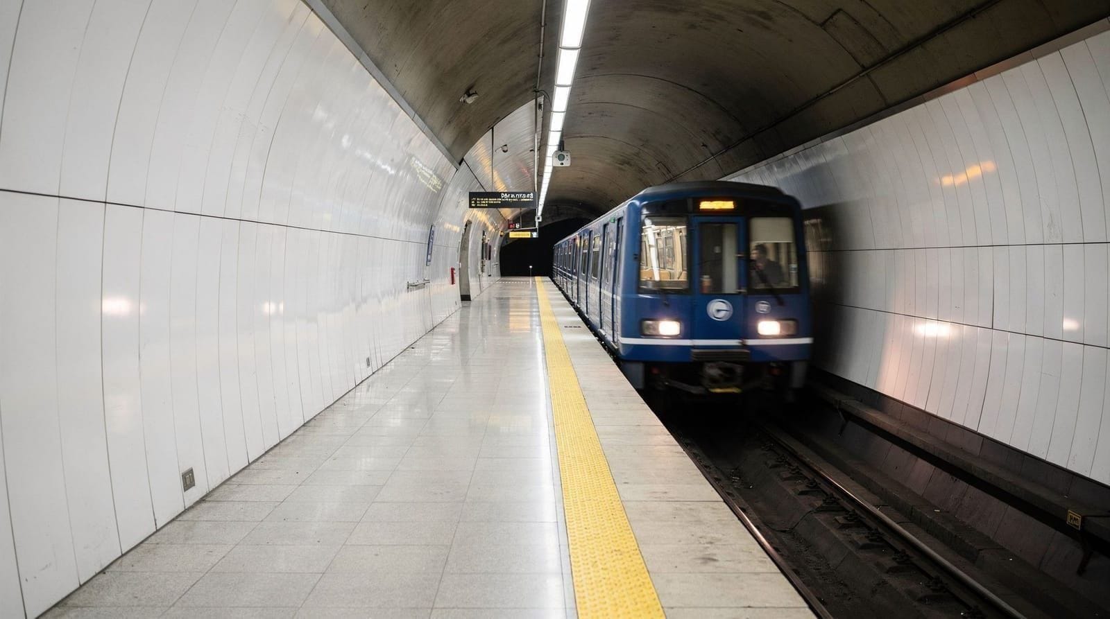 Guía del metro de Bucarest para visitantes — Cómo usar el metro de Bucarest (Metrorex): 4 líneas, precios de los billetes en 