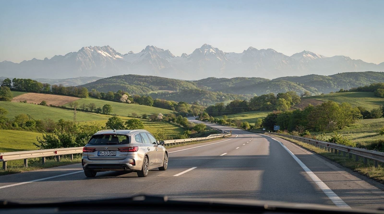 Alquiler de coches en Bucarest para excursiones: lo que debes saber — Alquilar un coche en Bucarest para excursiones a Bran, Peleș, Sinaia y Transilva