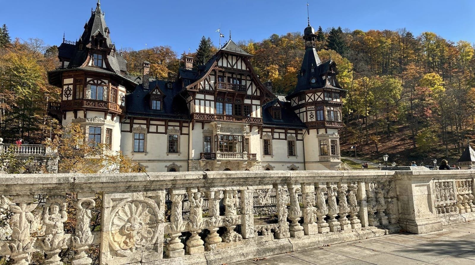 Castillo de Peleș: guía completa para visitantes (el palacio más bello de Rumanía) — Guía completa para visitar el Castillo de Peleș en Sinaia: entradas, horarios, l