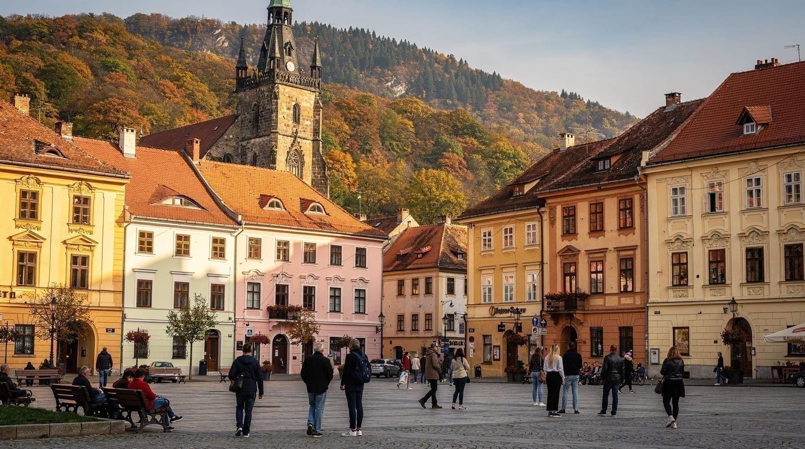 Brașov day trip from Bucharest — tours and independent travel honestly reviewed — Honest review of Brașov day trips from Bucharest. Guided tours vs train comparis
