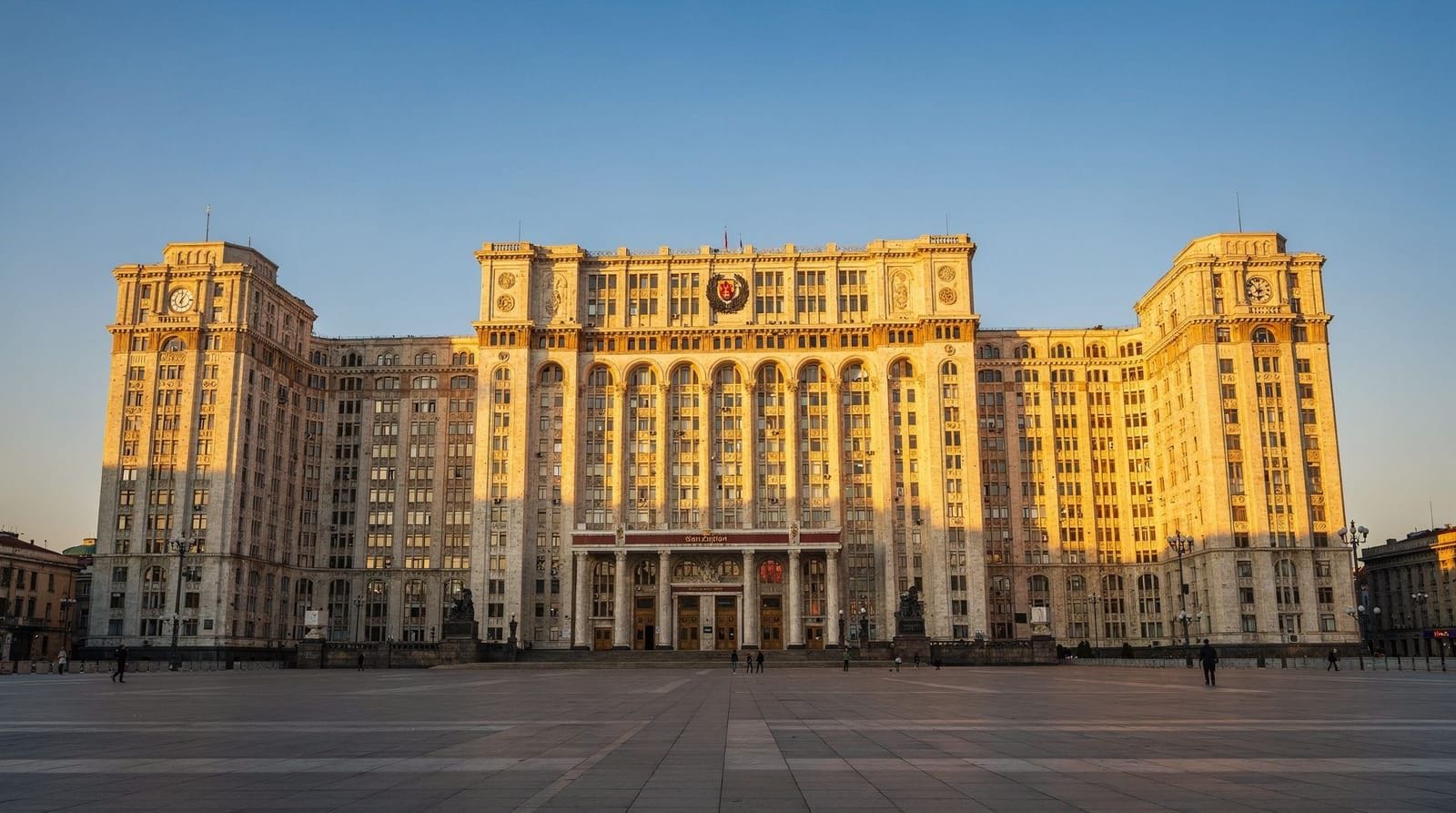 Bucharest: Palace of Parliament tour with local guide