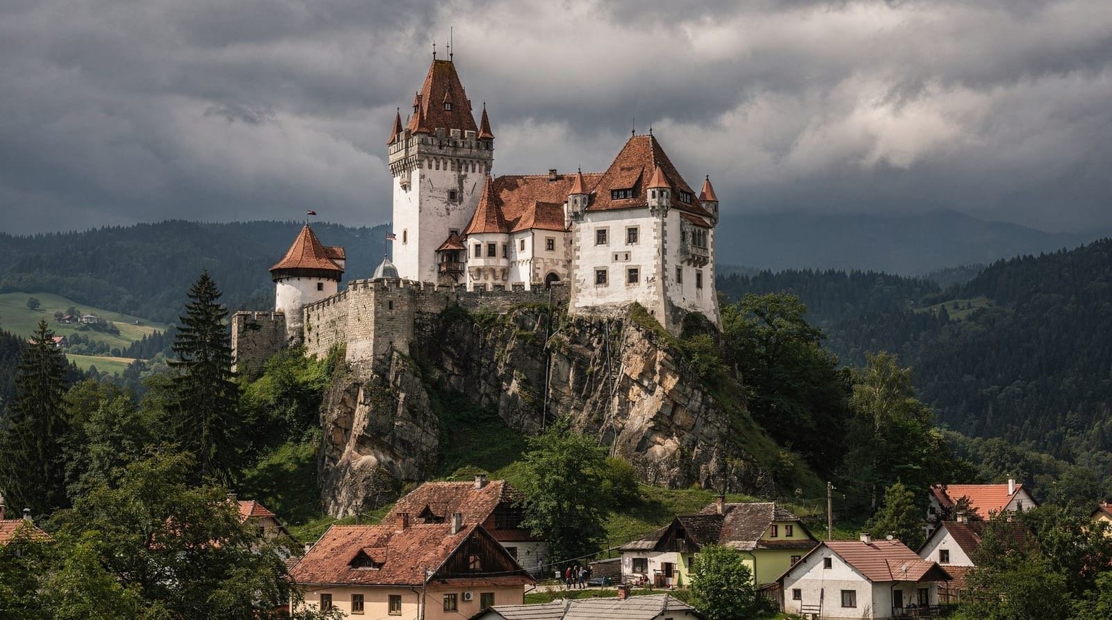 Bucharest: Dracula Peles castle private day trip