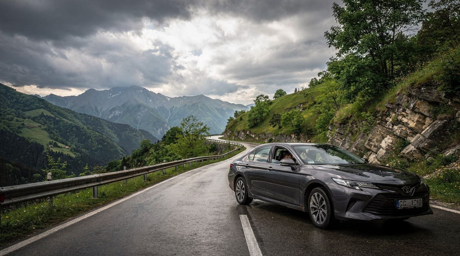 Bucharest: Private transfer tofrom Bucharest airport otp