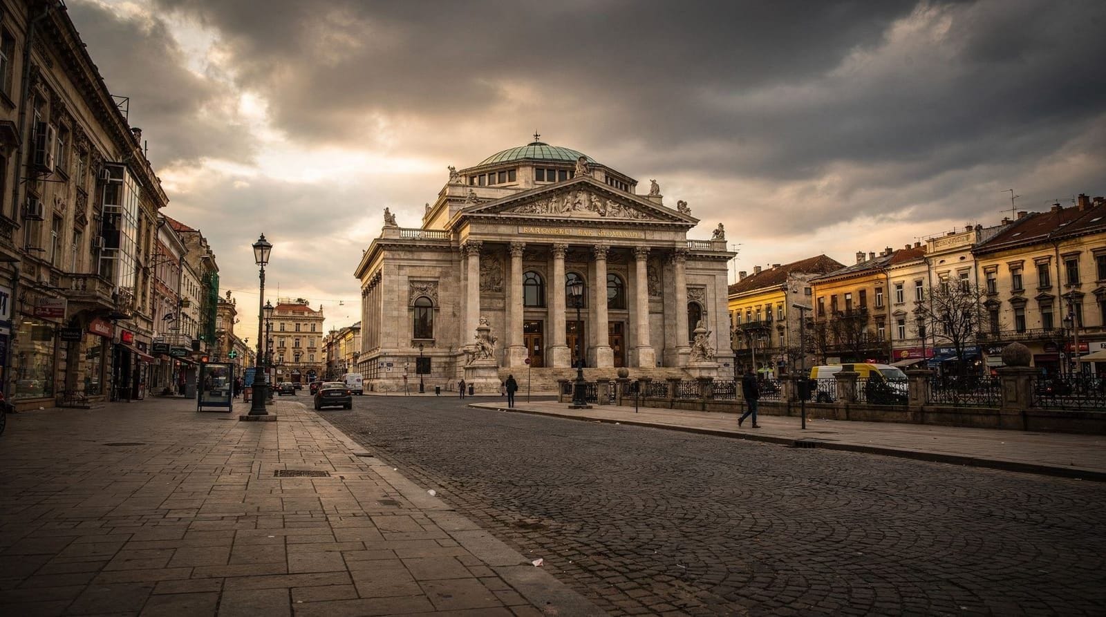Bucharest: Romanian athenaeum guided tour