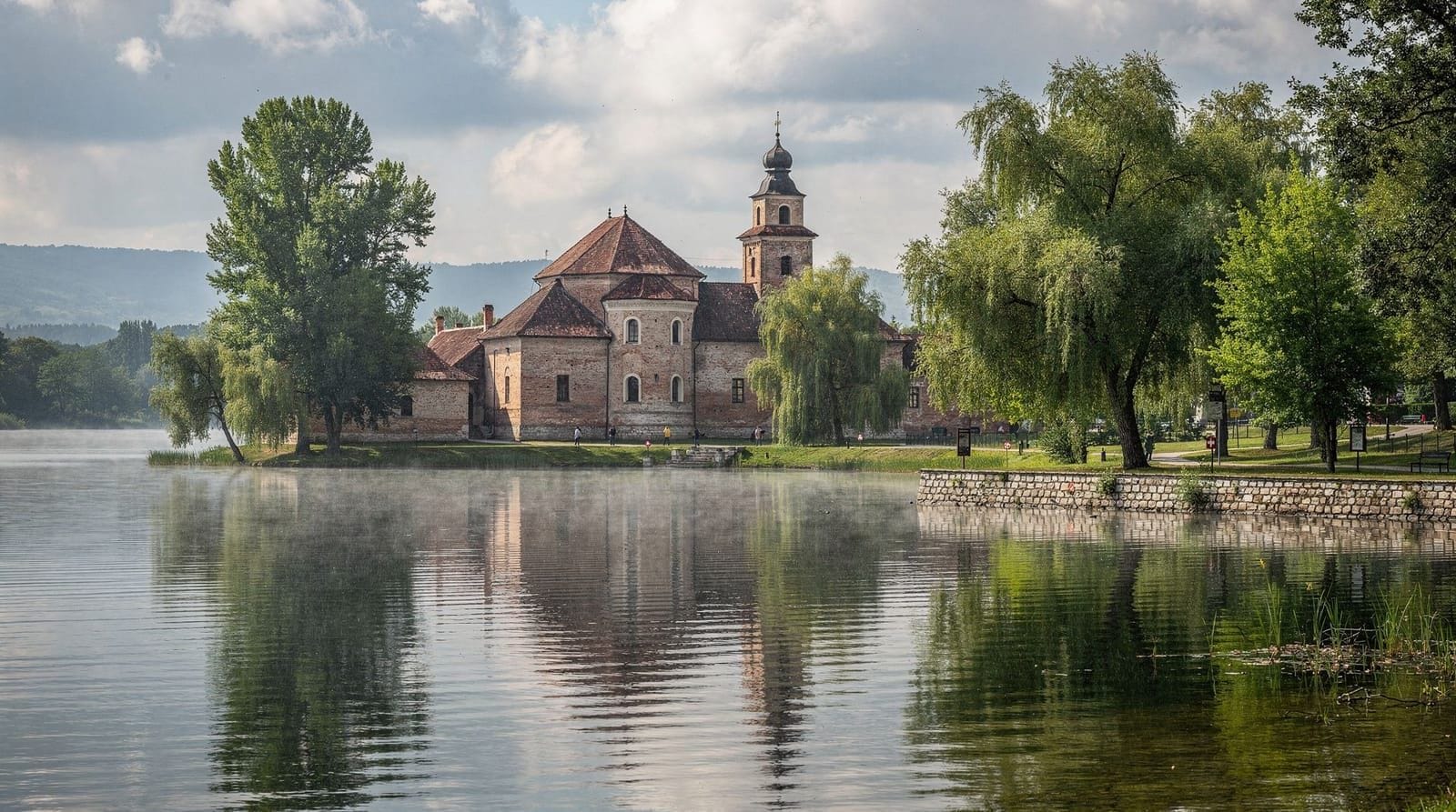 Bucharest: Private half day trip to Snagov monastery Mogosoaia
