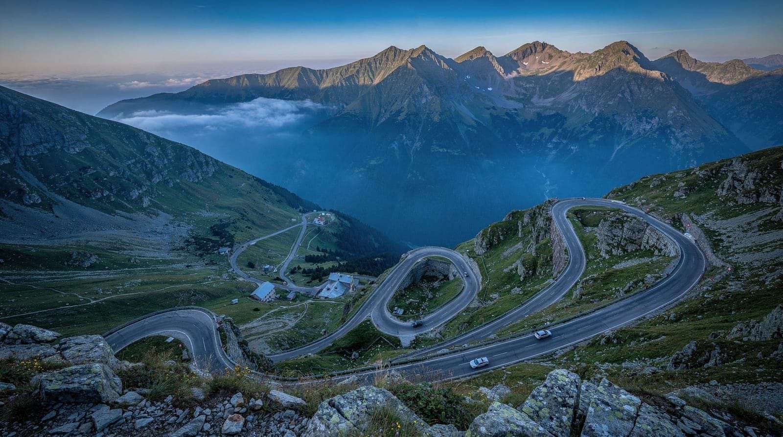 Bucharest: Top gear road Transfagarasan highway day trip