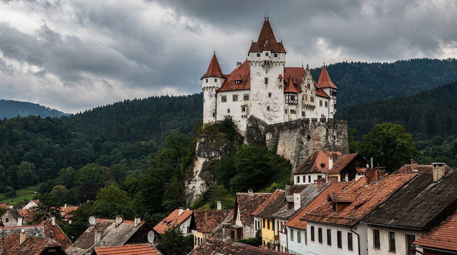 Sibiu: Sb03 day tour to Brasov and Dracula's castle