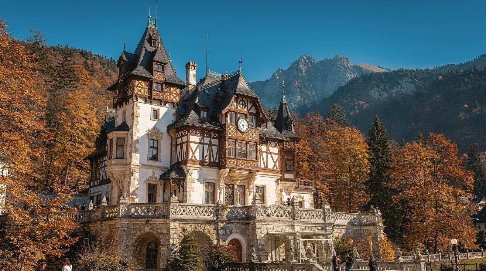 Sinaia and Peleș Castle day trip from Bucharest — tours honestly reviewed — Honest review of Sinaia and Peleș Castle day trips from Bucharest. Real prices i
